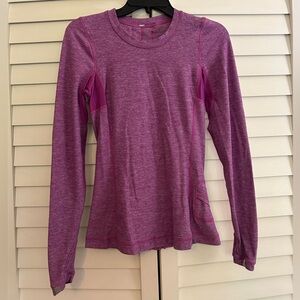 LULULEMON Long Sleeve T-Shirt RUN DASH Ultra-Violet, Women’s Size 4 Ruffled EUC!